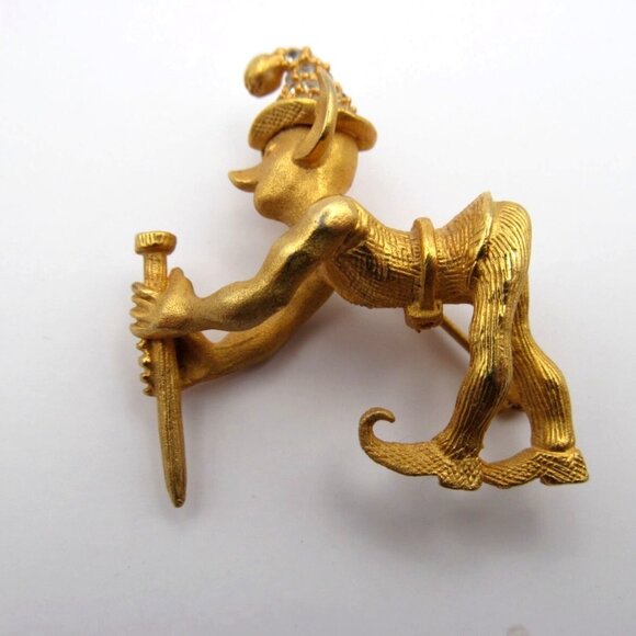 Vintage Elves Gold Tone Rhinestone with Hammer and Nail Brooch Set by Geno Ltd - Picture 10 of 16